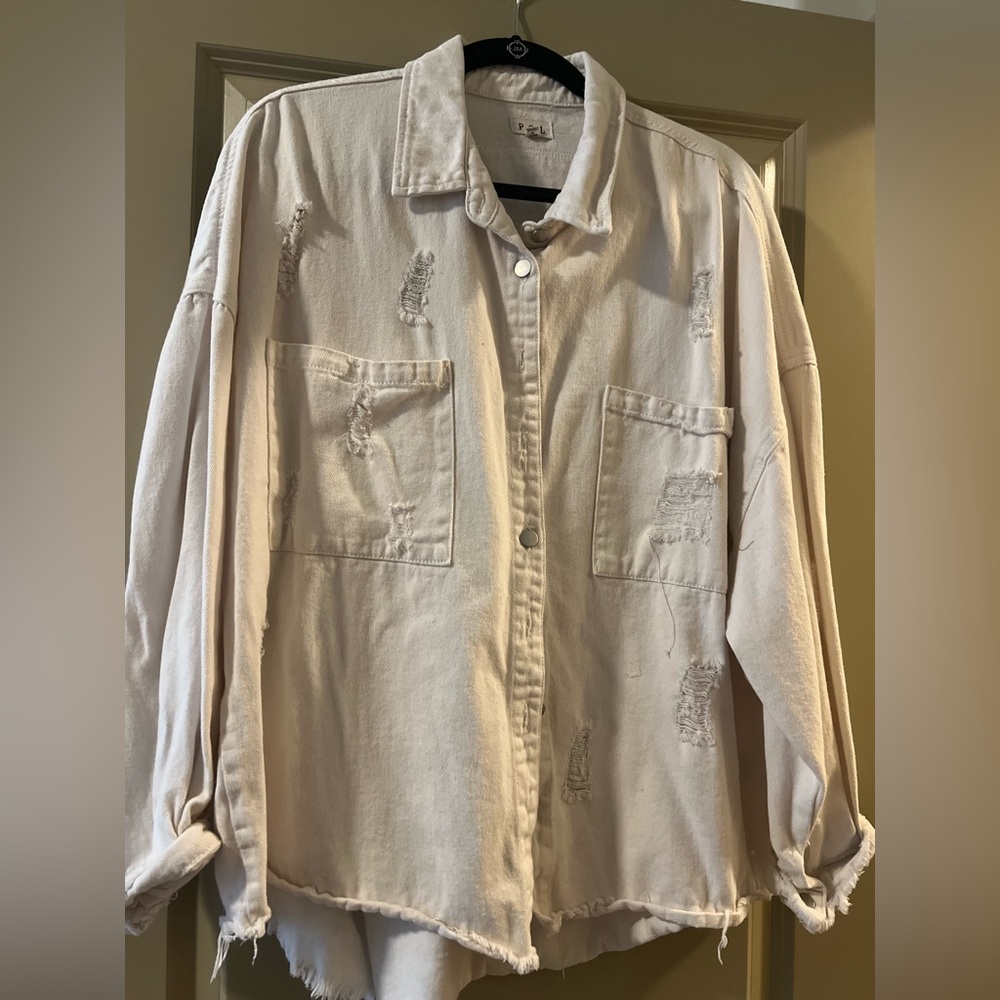 POL Oversized distressed white denim button
